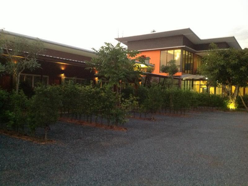 น่านฟ้าชลธีรีสอร์ท Nanfachonlathi Resort Exterior foto